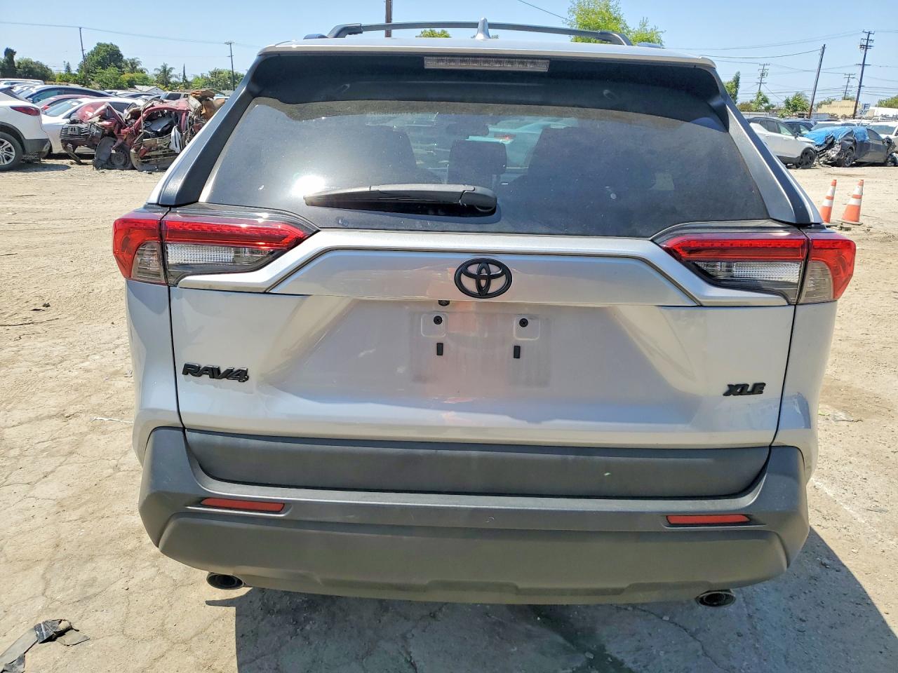 TOYOTA RAV4 2023 — 7