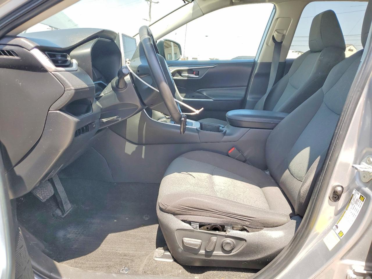 TOYOTA RAV4 2023 — 8