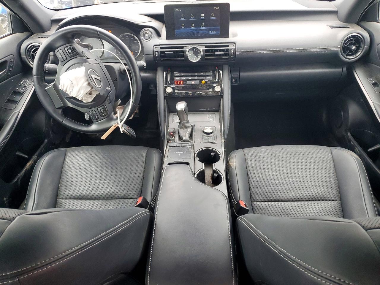 LEXUS IS 2023 — 9