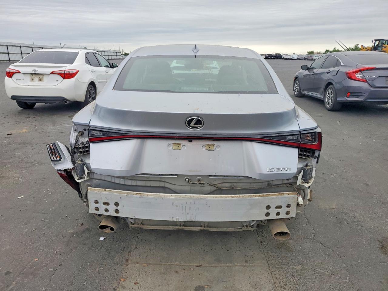 LEXUS IS 2023 — 7