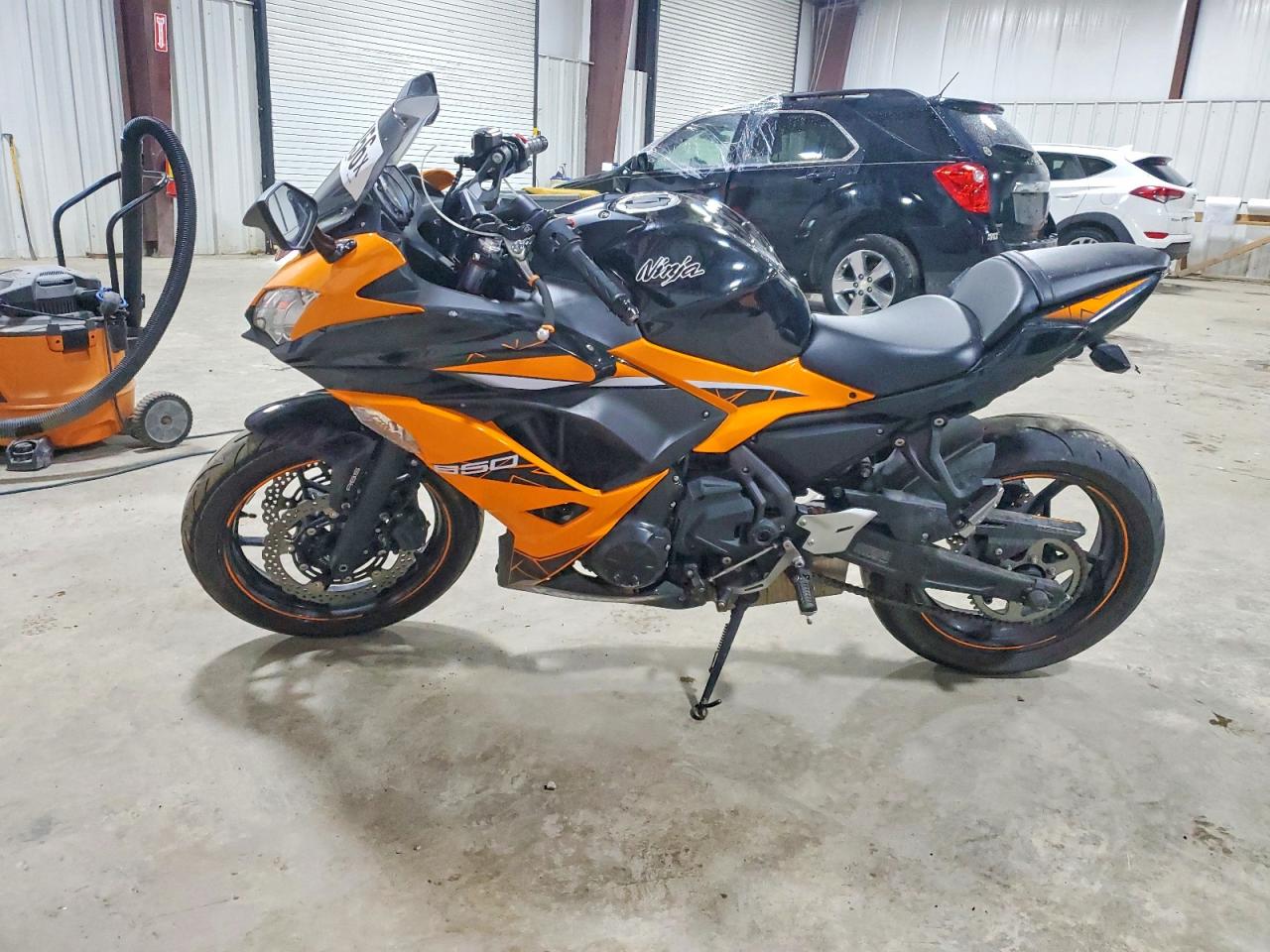 KAWASAKI EX650 2019 — 4
