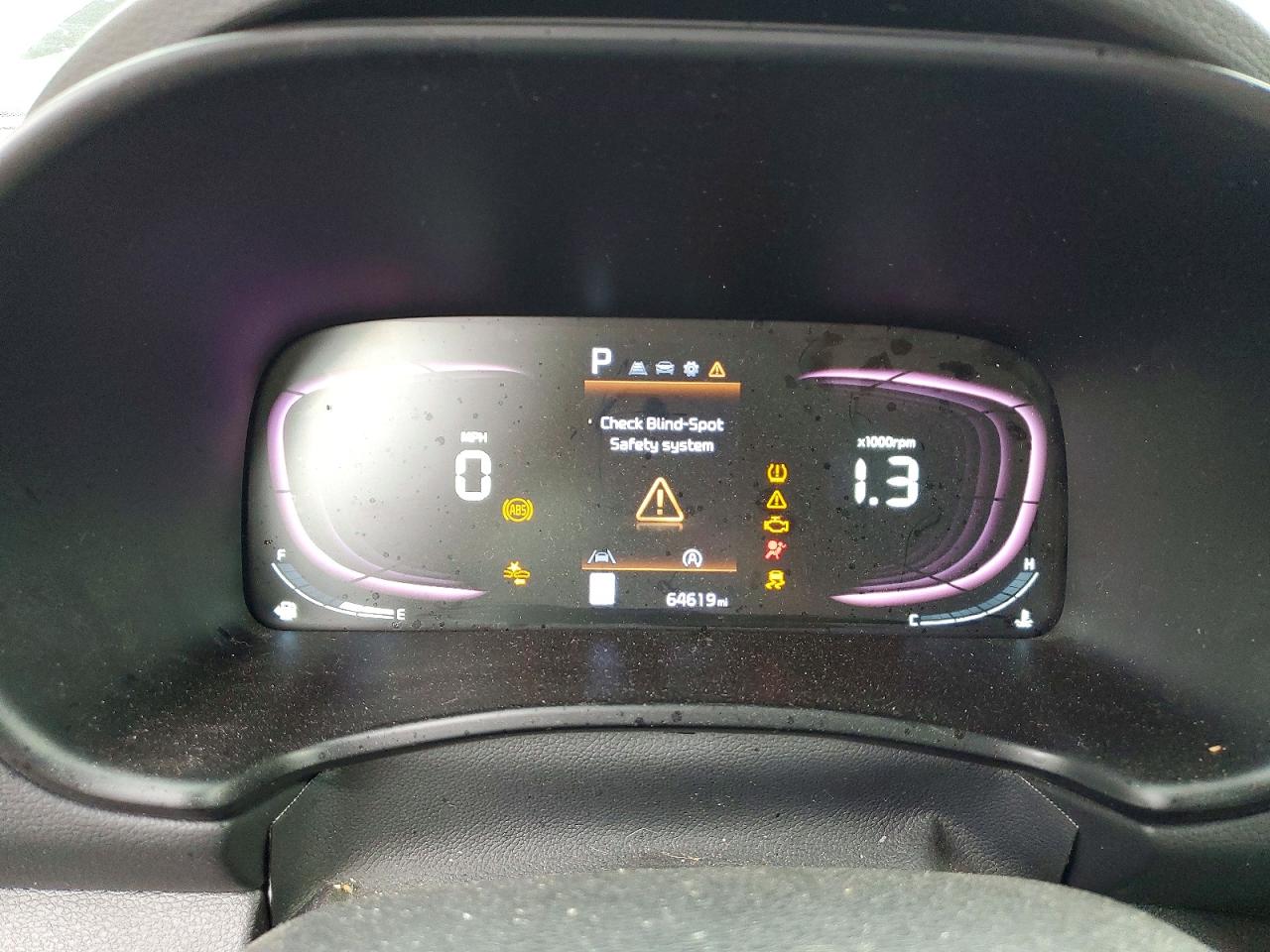 KIA SOUL 2023 — 10