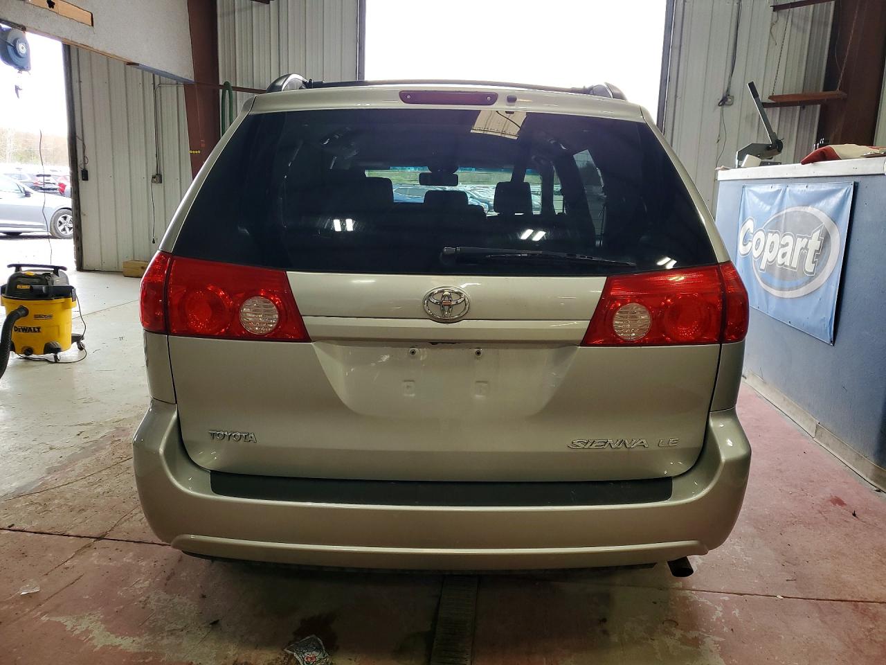 TOYOTA SIENNA 2008 — 7