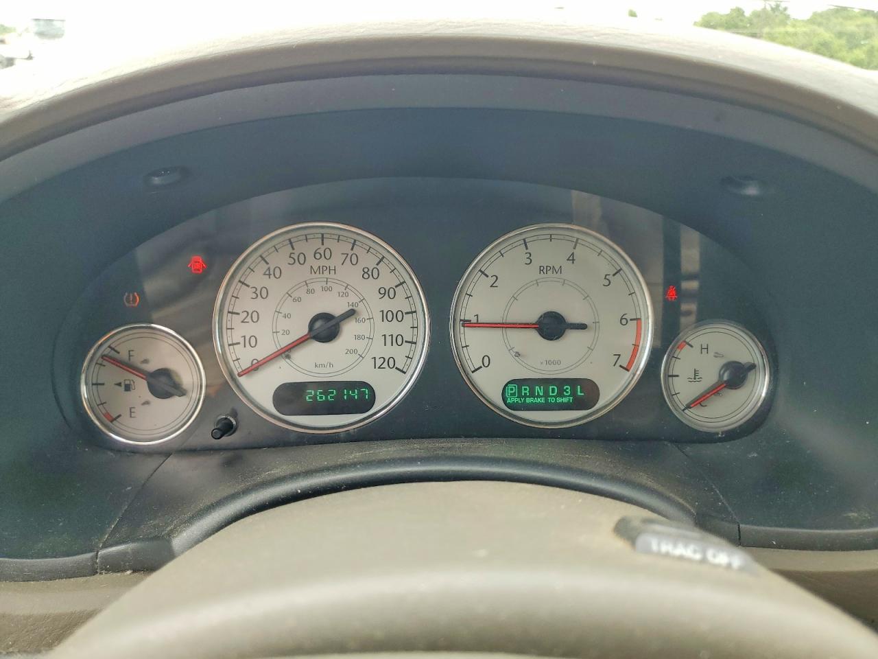 CHRYSLER TOWN & COUNTRY 2005 — 10