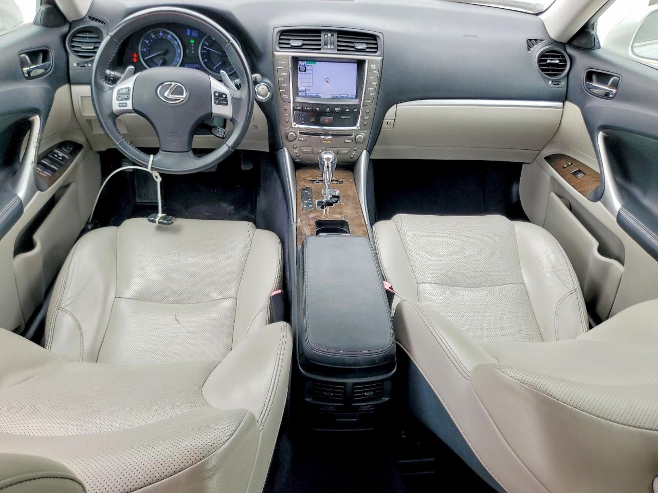 LEXUS IS 2011 — 9