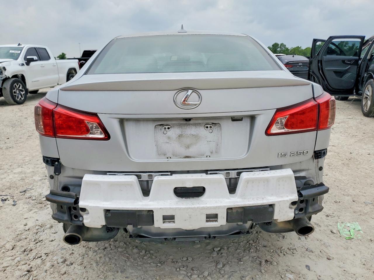 LEXUS IS 2011 — 7