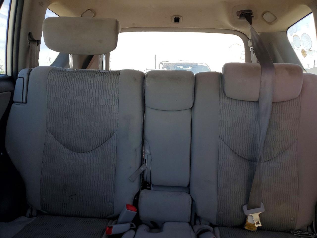 TOYOTA RAV4 2010 — 11
