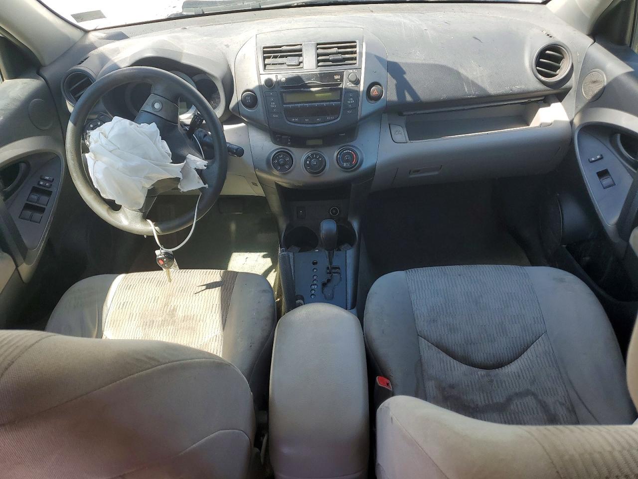 TOYOTA RAV4 2010 — 9