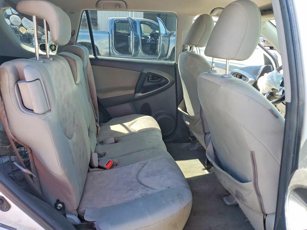 TOYOTA RAV4 2010 — 12