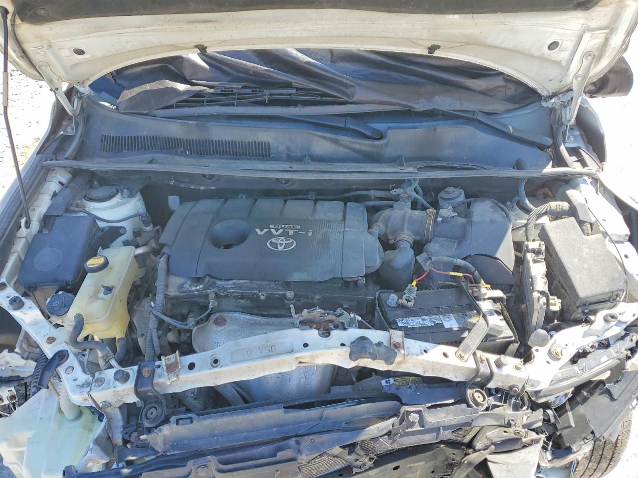 TOYOTA RAV4 2010 — 13