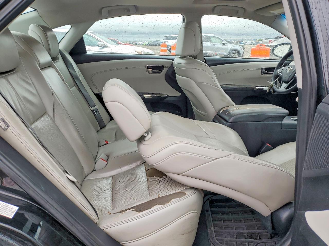 TOYOTA AVALON 2016 — 11