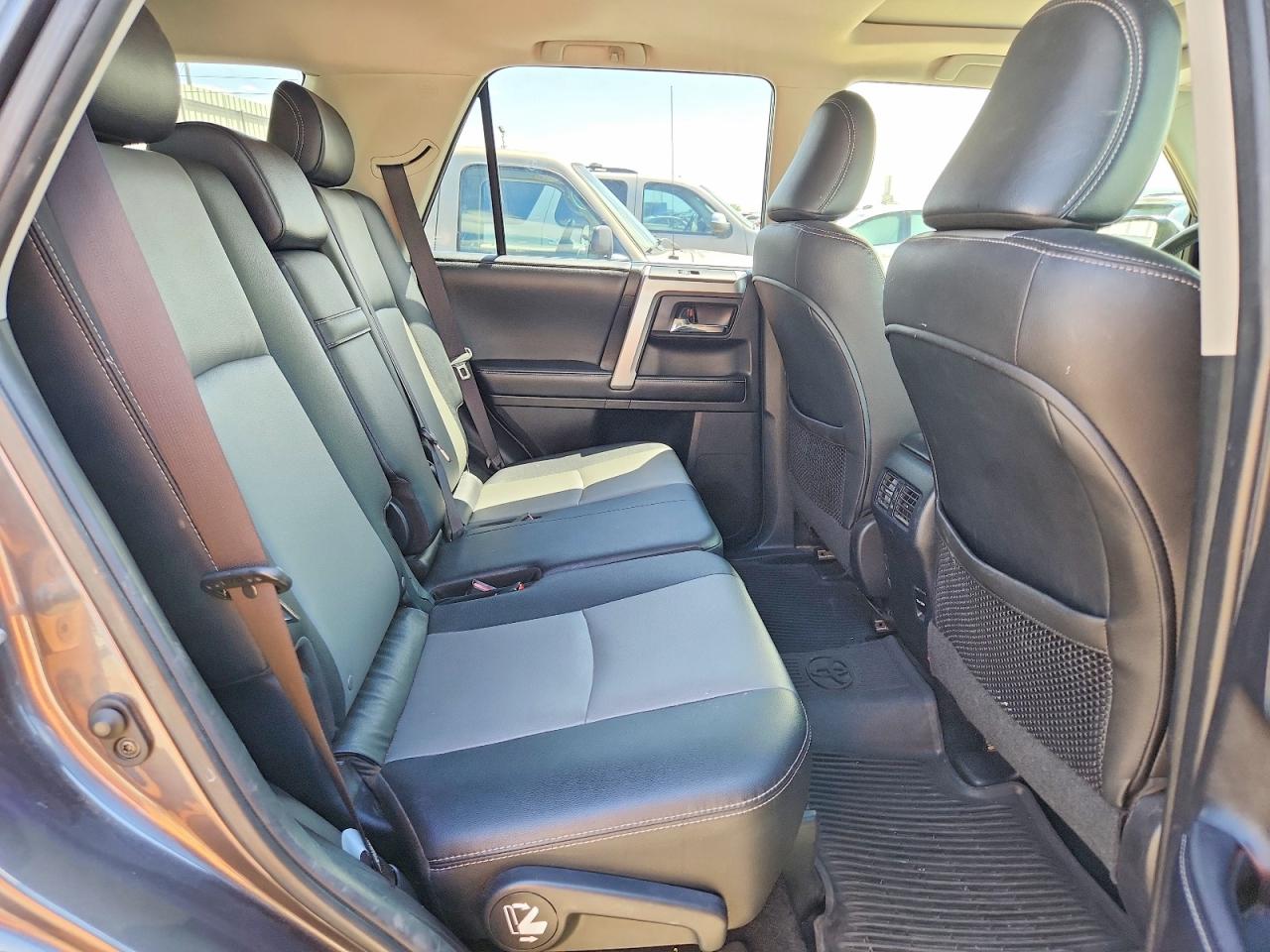 TOYOTA 4RUNNER 2018 — 12