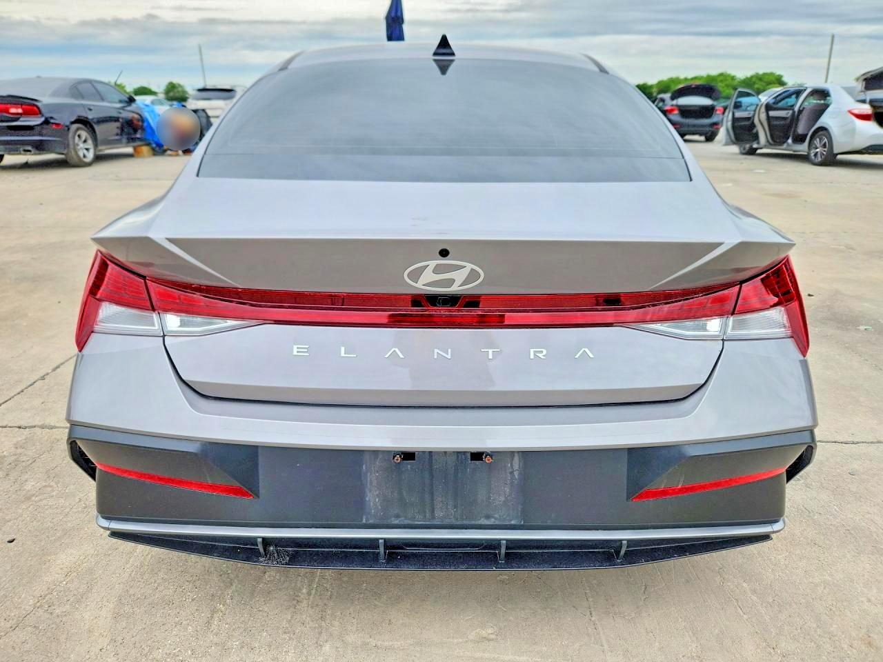 HYUNDAI ELANTRA 2024 — 7