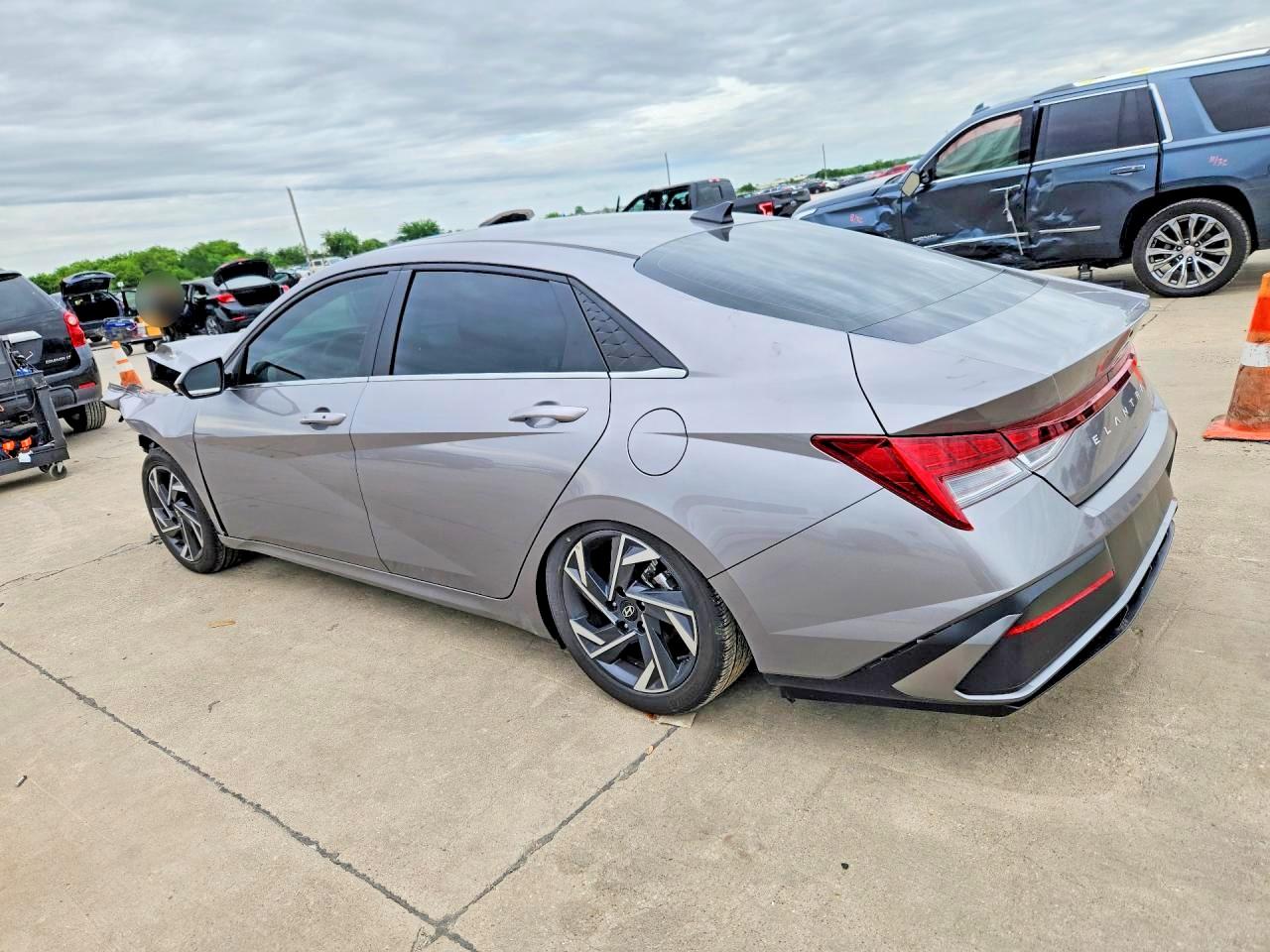 HYUNDAI ELANTRA 2024 — 3