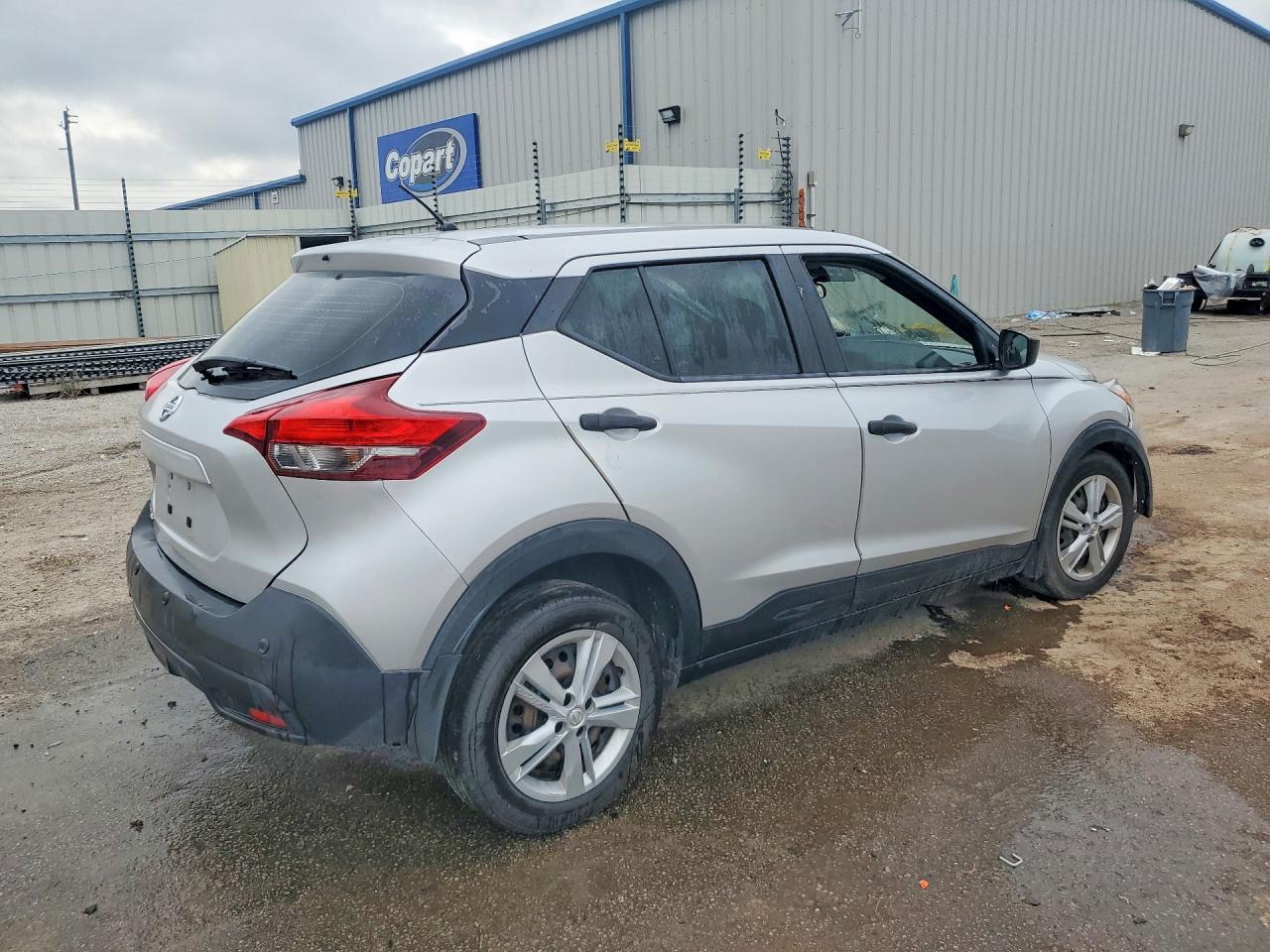 NISSAN KICKS 2020 — 4