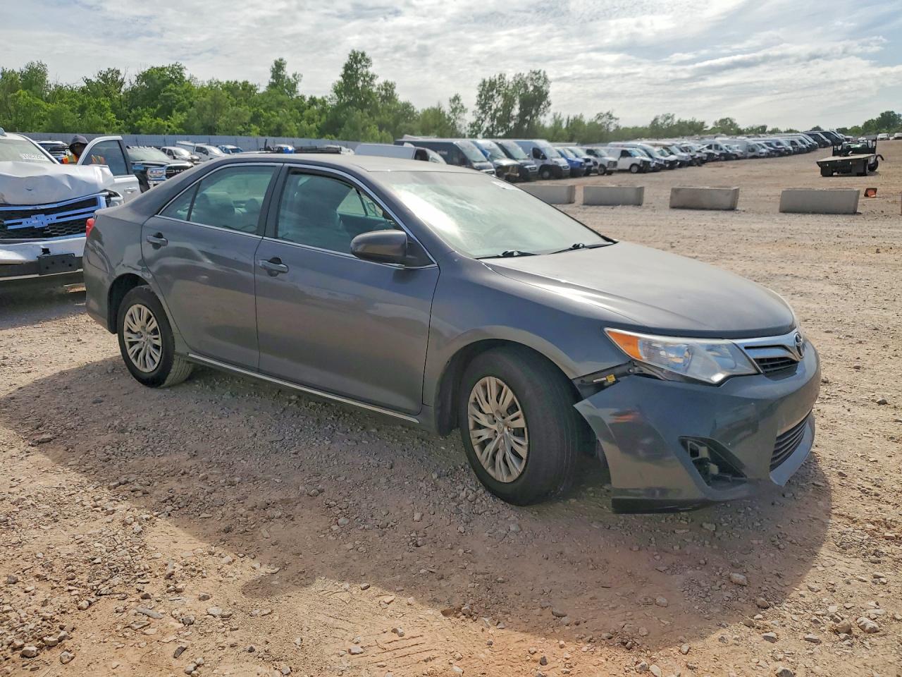 TOYOTA CAMRY 2014 — 5
