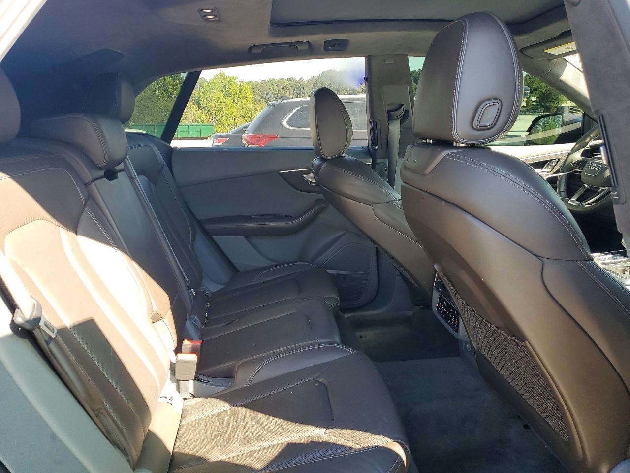 AUDI Q8 2019 — 12