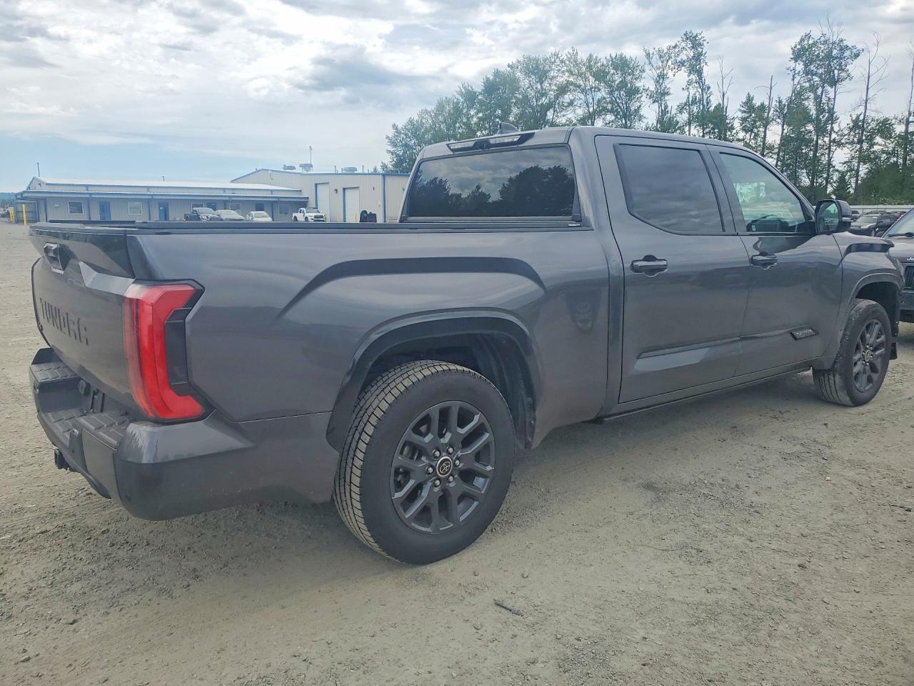 TOYOTA TUNDRA 2023 — 4