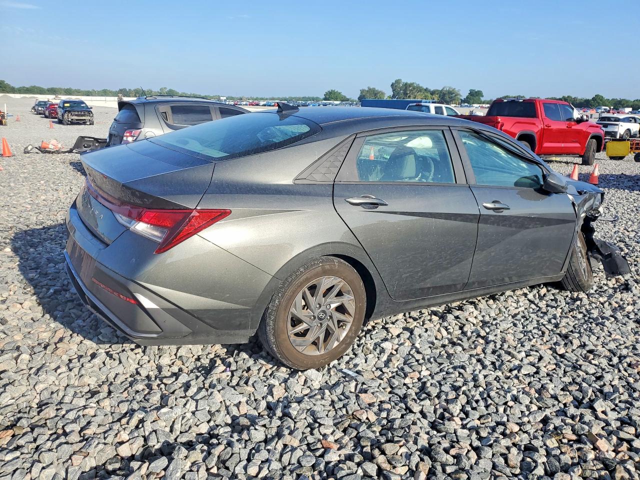 HYUNDAI ELANTRA 2024 — 4