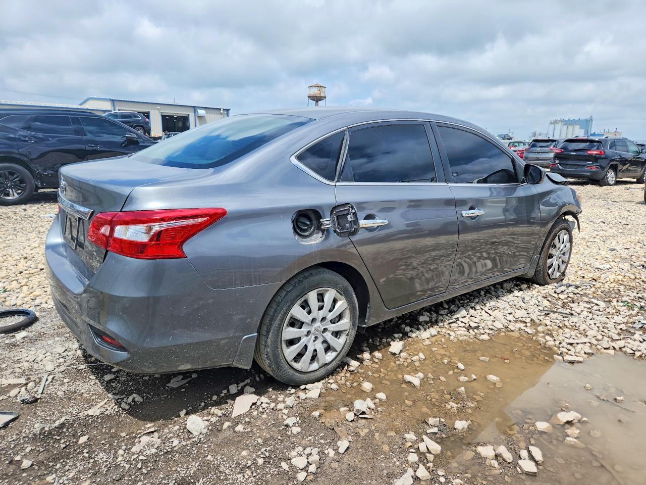NISSAN SENTRA 2018 — 4