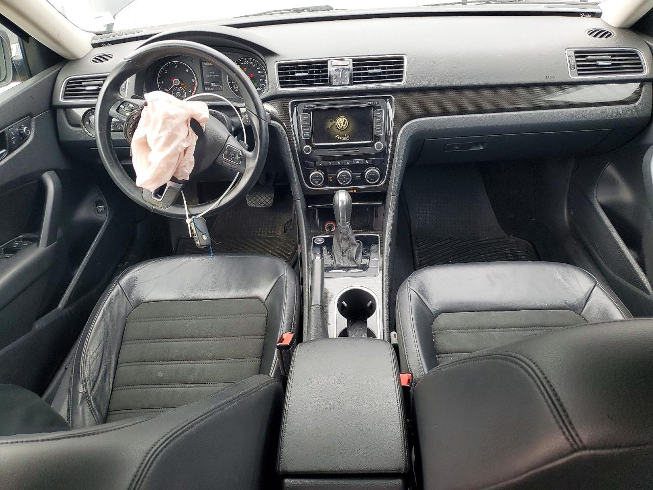 VOLKSWAGEN PASSAT 2014 — 9