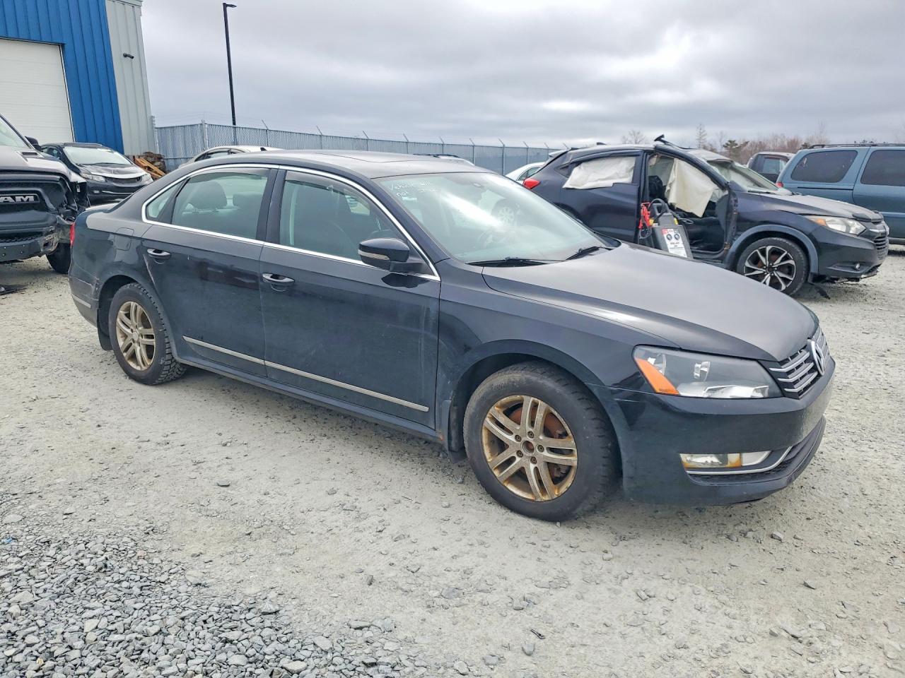 VOLKSWAGEN PASSAT 2014 — 5