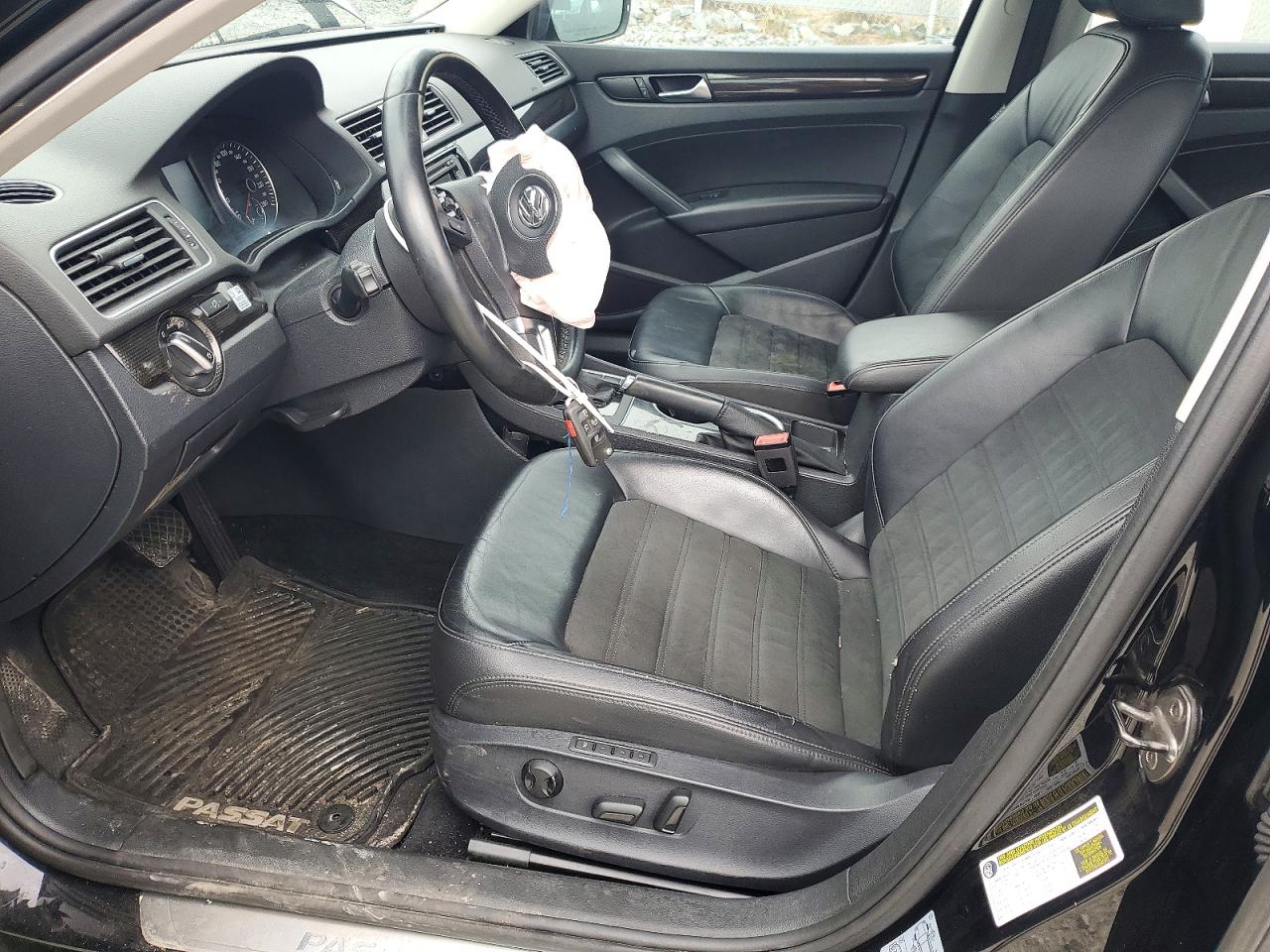 VOLKSWAGEN PASSAT 2014 — 8