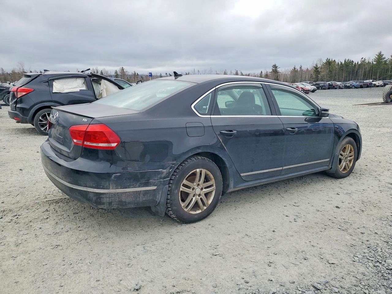 VOLKSWAGEN PASSAT 2014 — 4