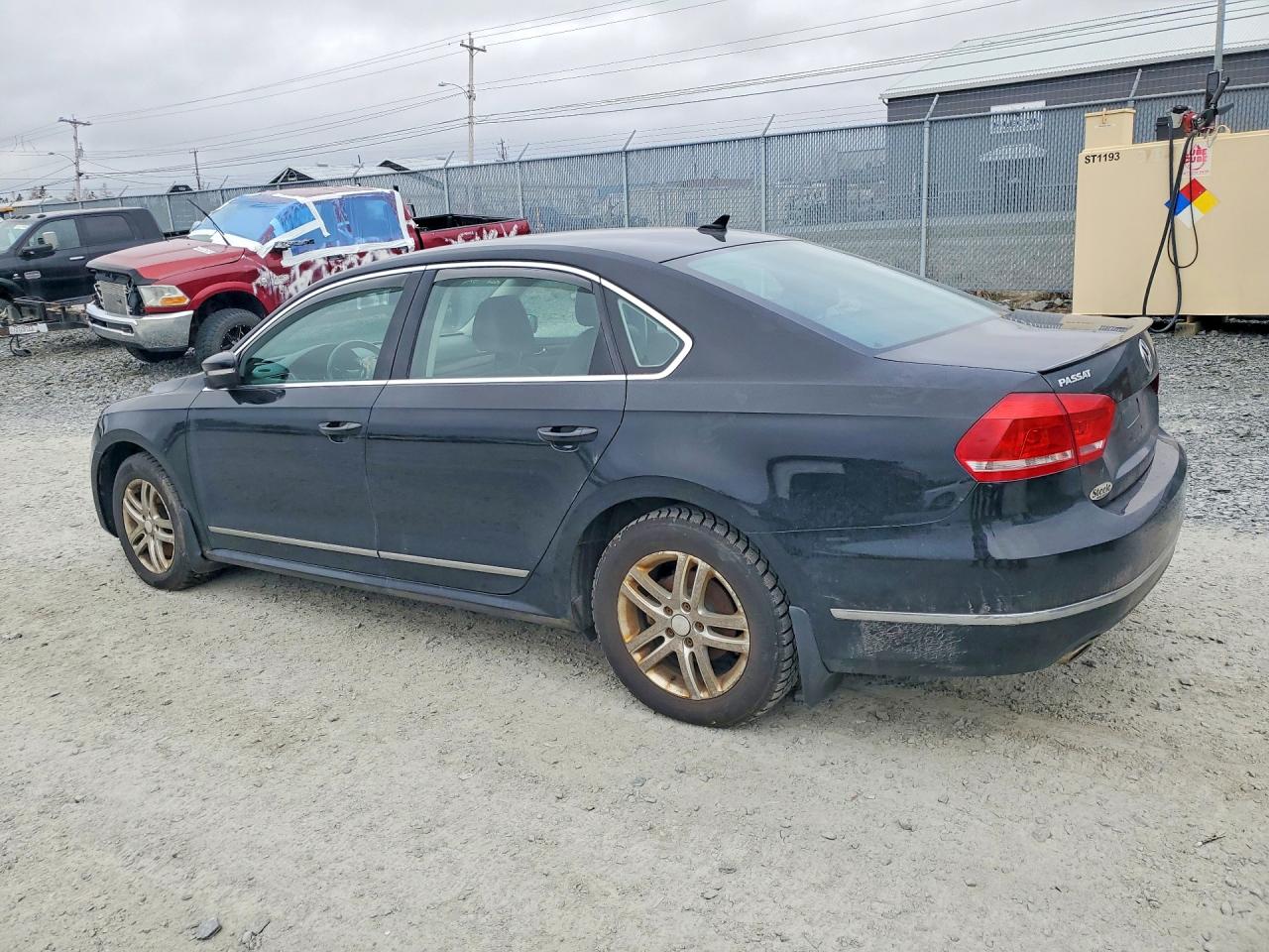 VOLKSWAGEN PASSAT 2014 — 3