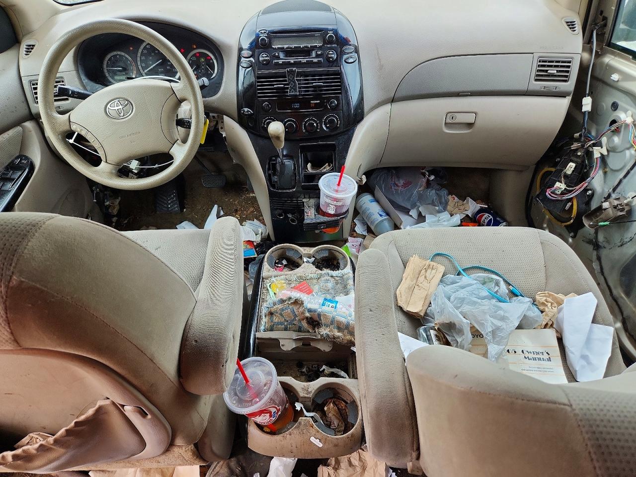 TOYOTA SIENNA 2005 — 9
