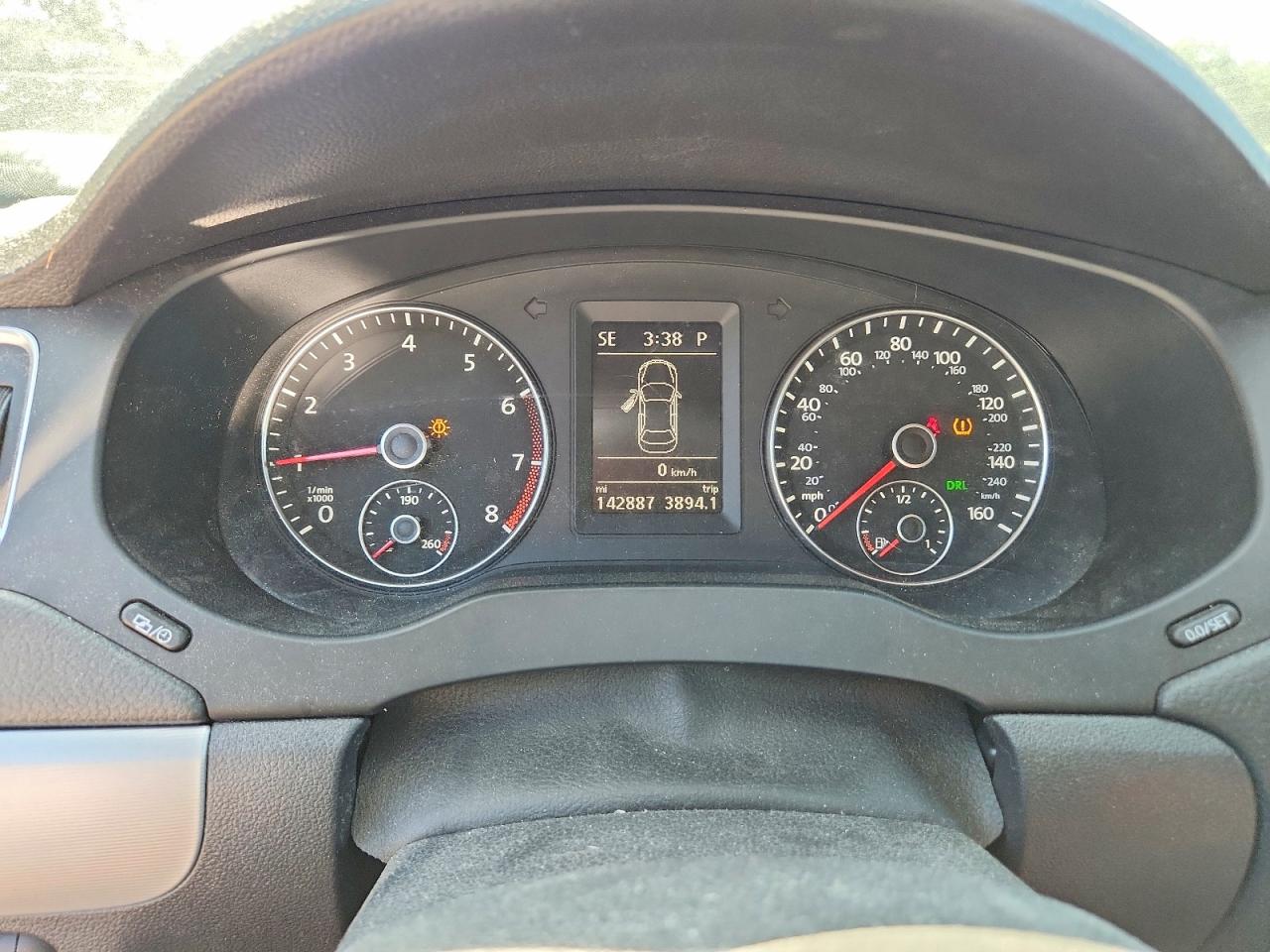 VOLKSWAGEN JETTA 2013 — 10