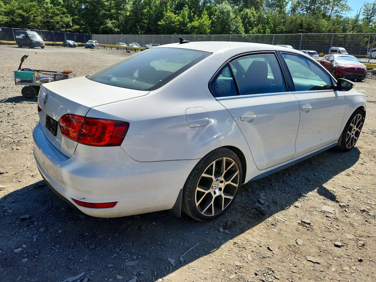 VOLKSWAGEN JETTA 2013 — 4