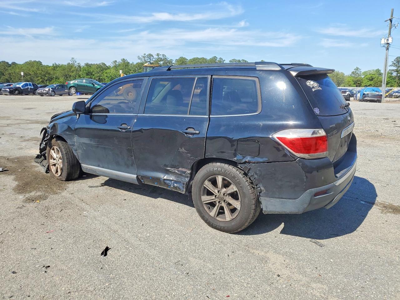 TOYOTA HIGHLANDER 2013 — 3
