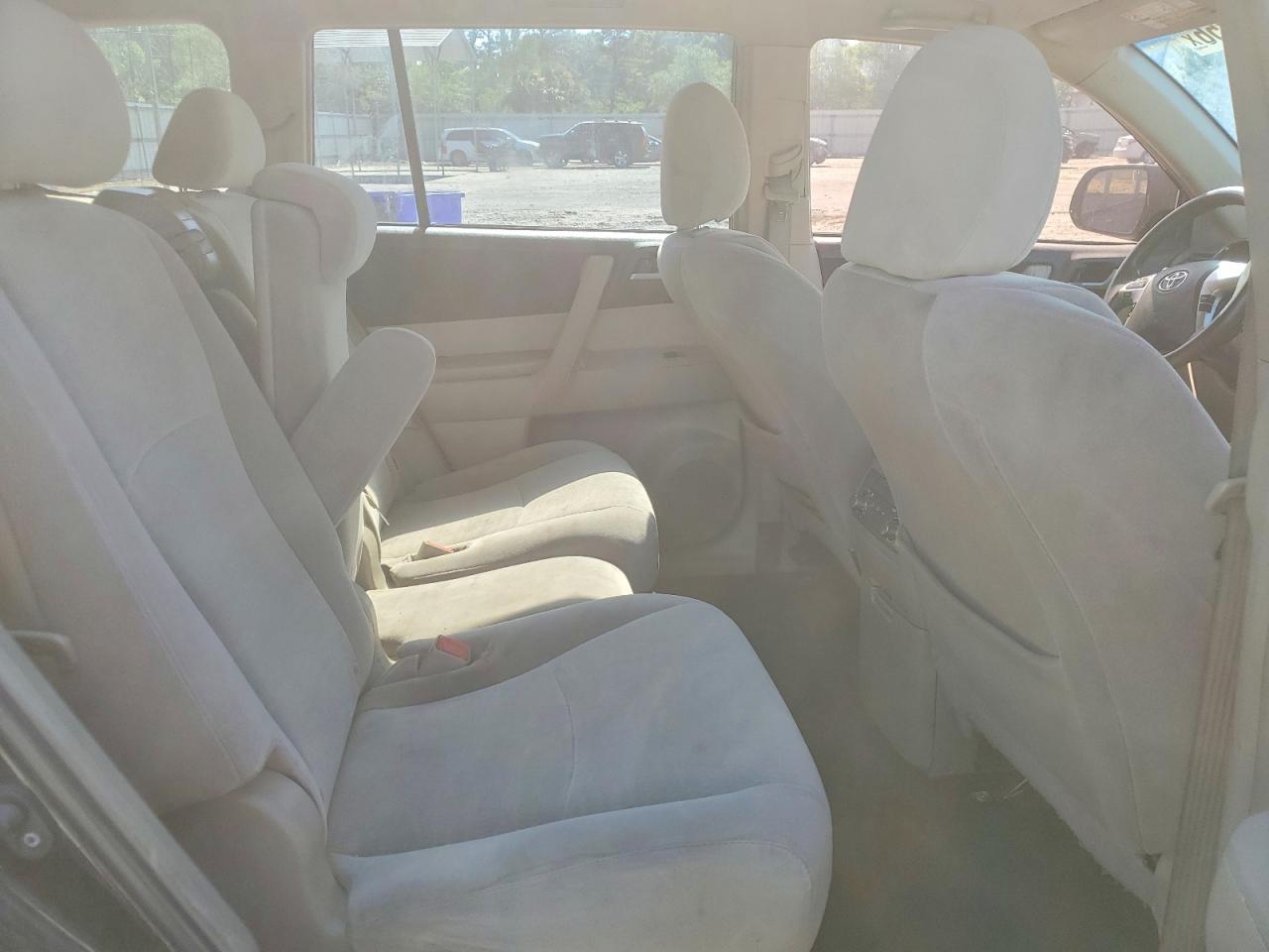 TOYOTA HIGHLANDER 2013 — 12