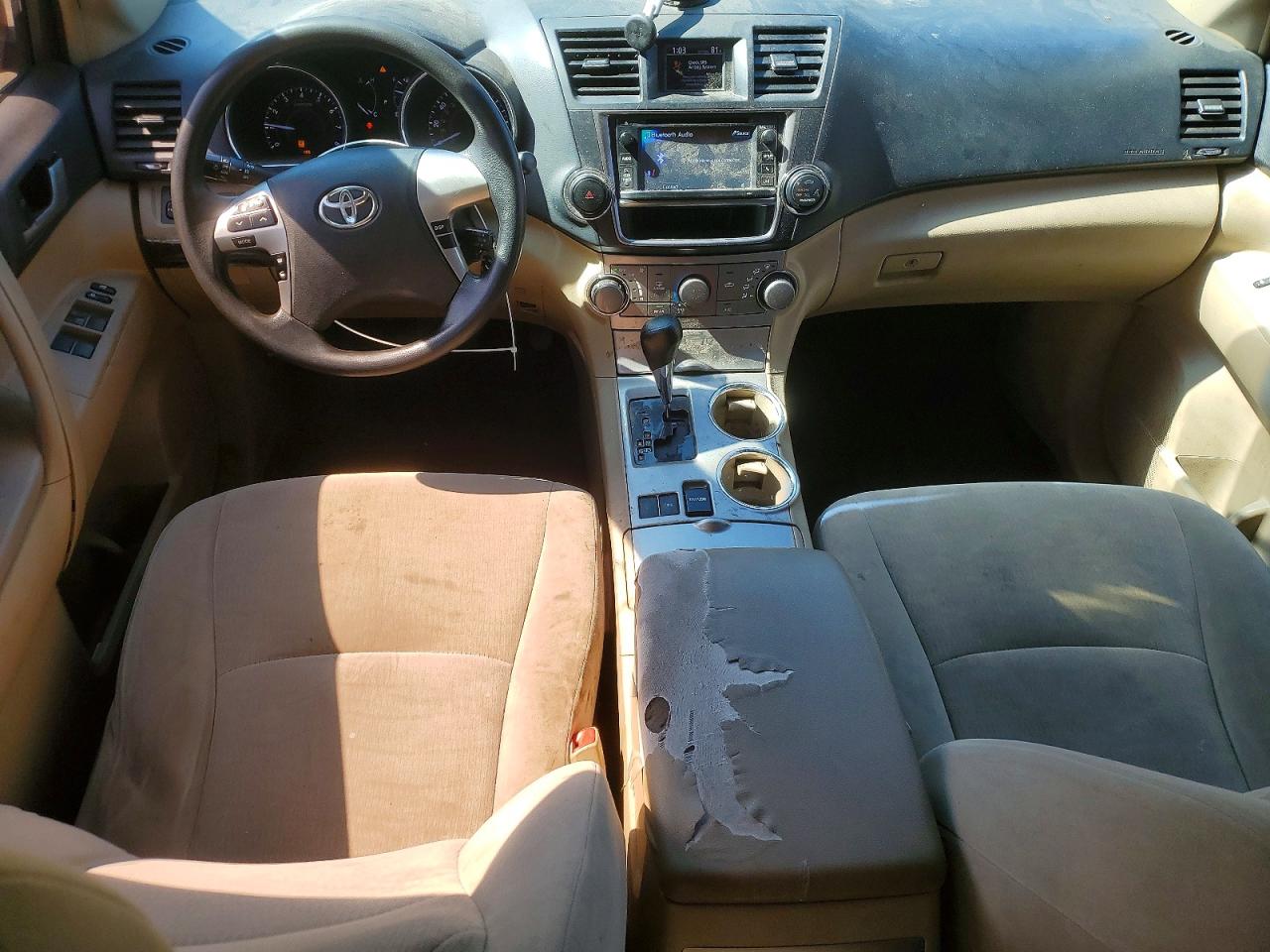 TOYOTA HIGHLANDER 2013 — 9