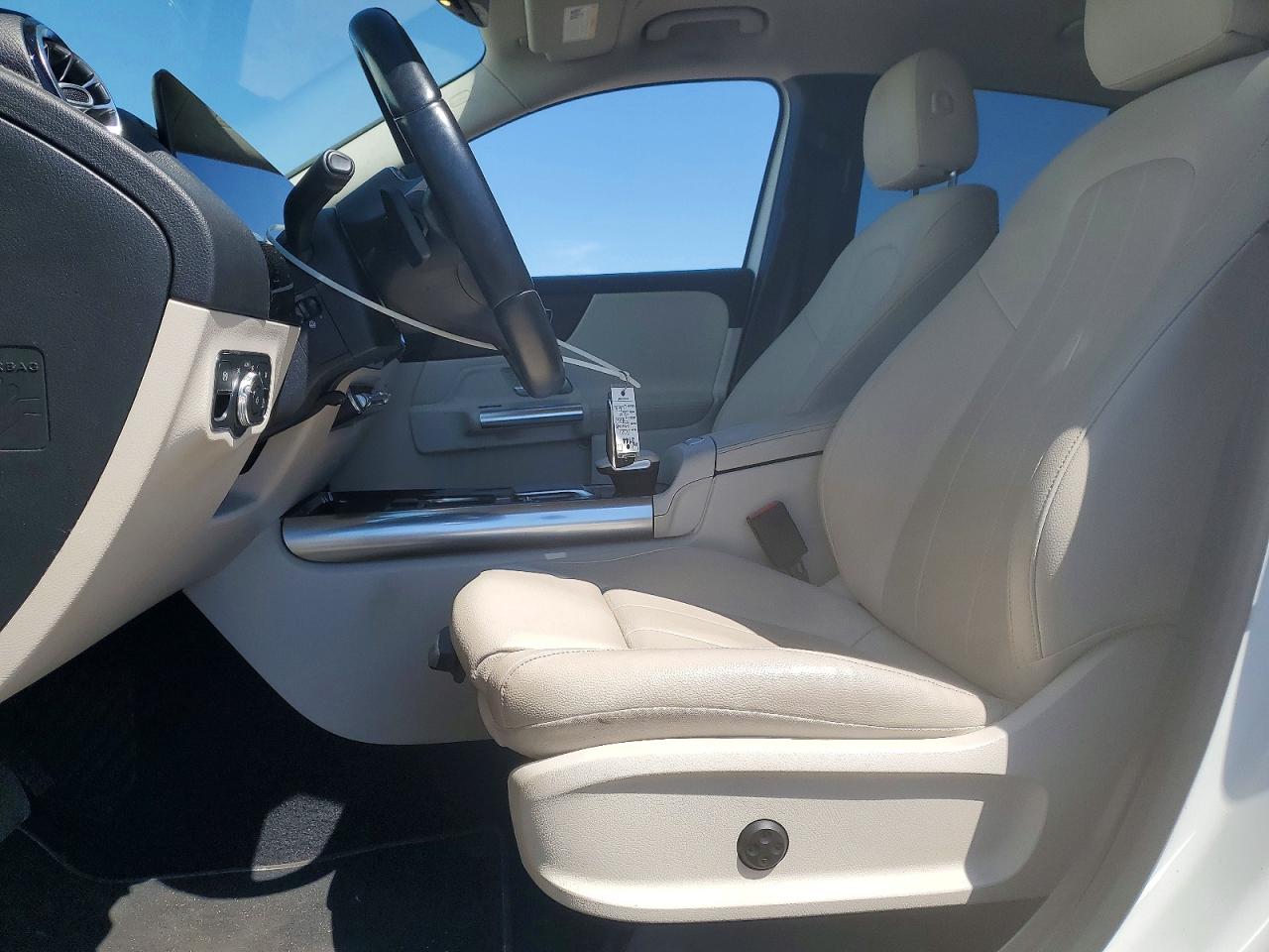 MERCEDES-BENZ GLA 2021 — 8