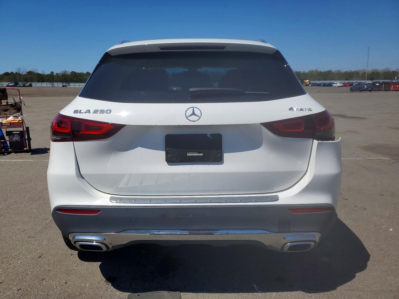 MERCEDES-BENZ GLA 2021 — 7