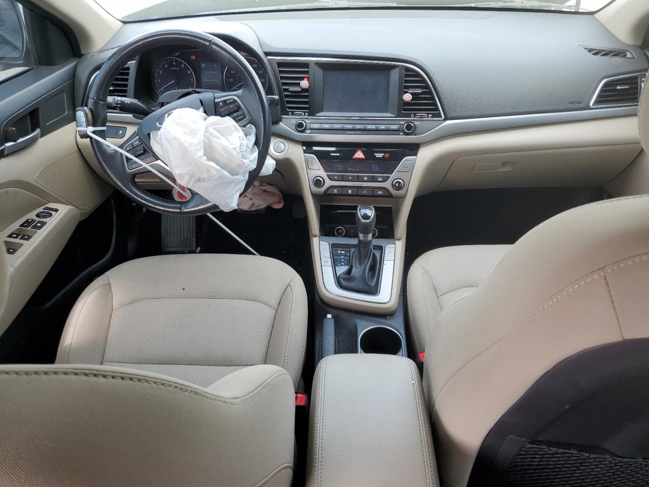 HYUNDAI ELANTRA 2017 — 9