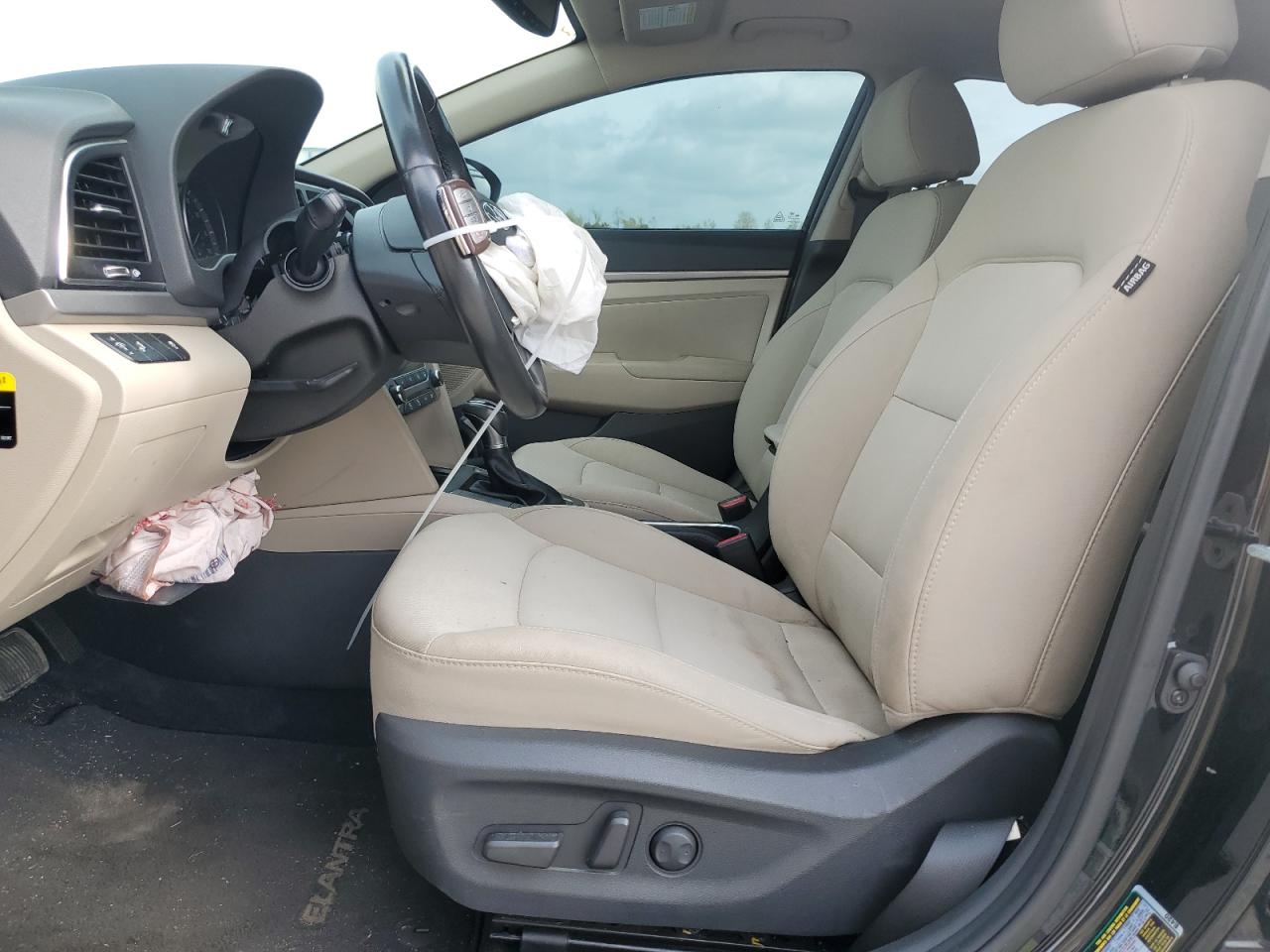 HYUNDAI ELANTRA 2017 — 8