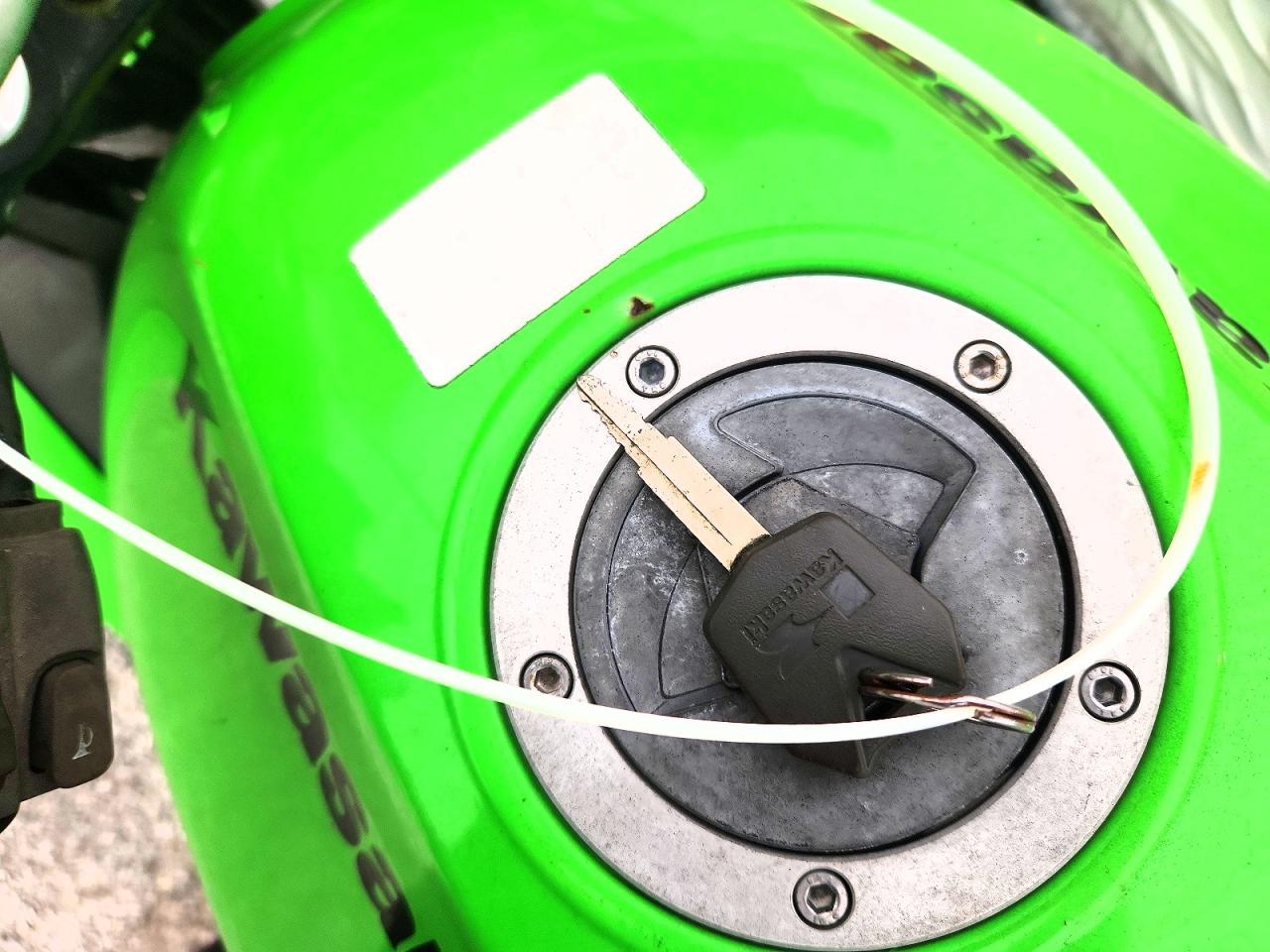 KAWASAKI NINJA 2009 — 9