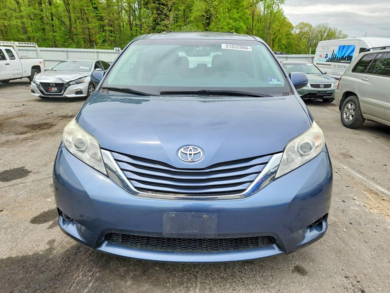 TOYOTA SIENNA 2017 — 6