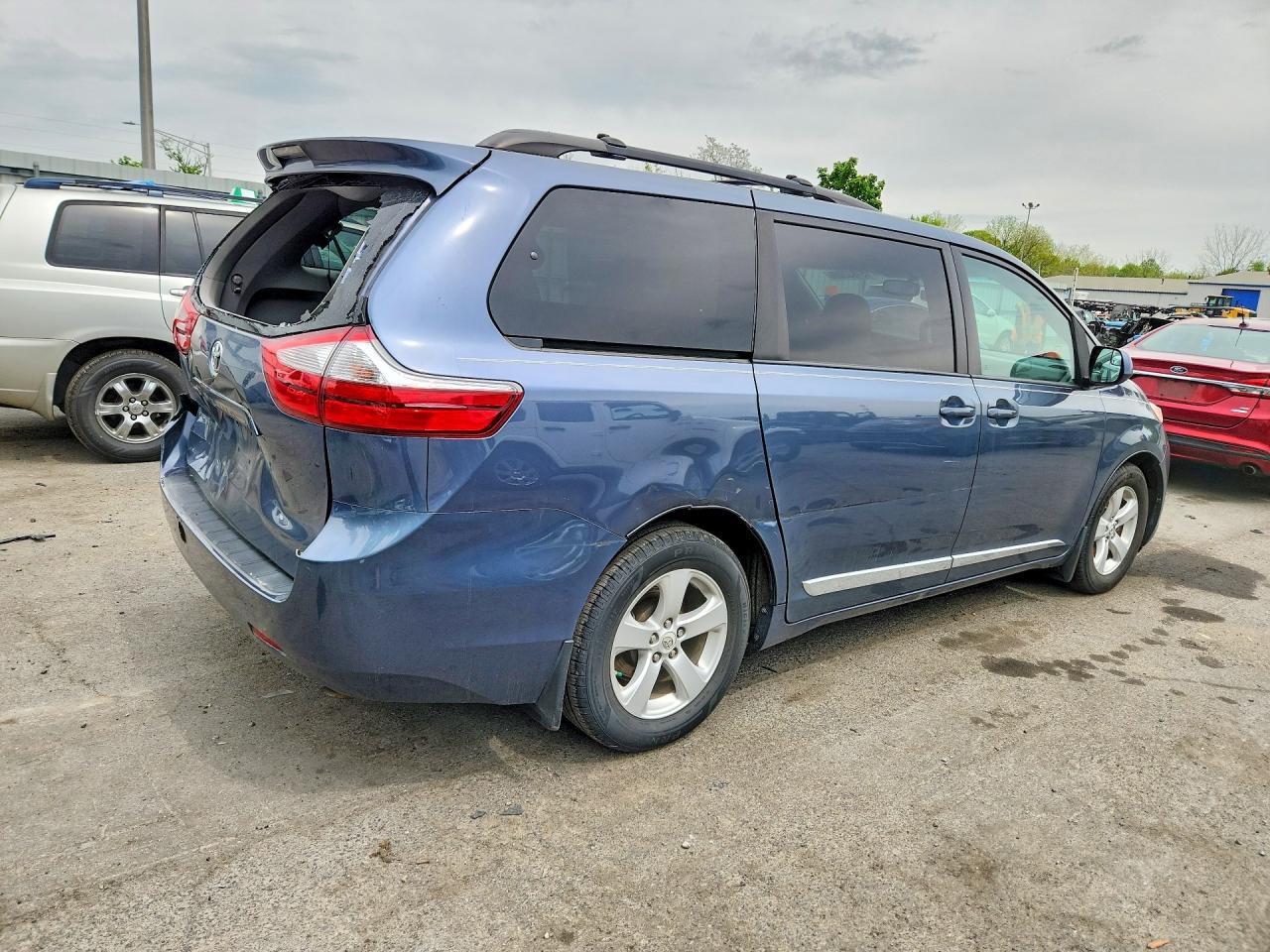 TOYOTA SIENNA 2017 — 4