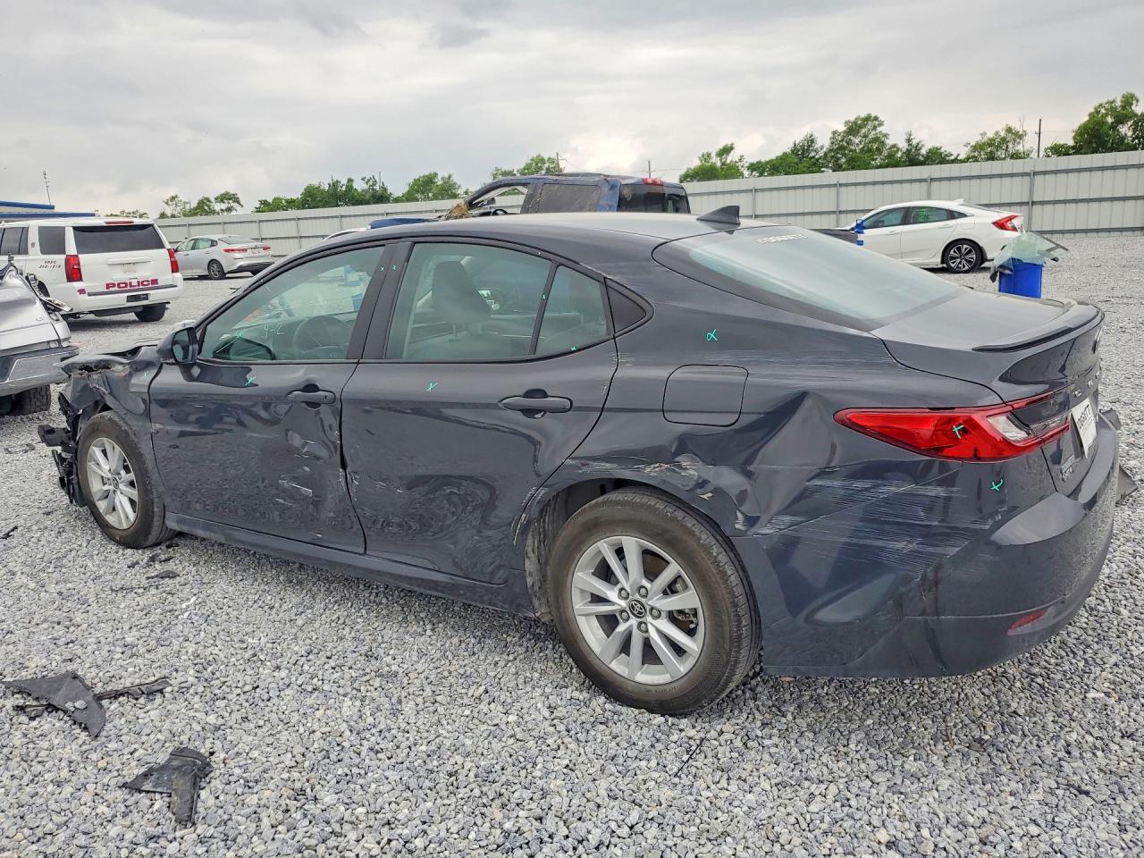 TOYOTA CAMRY 2025 — 3