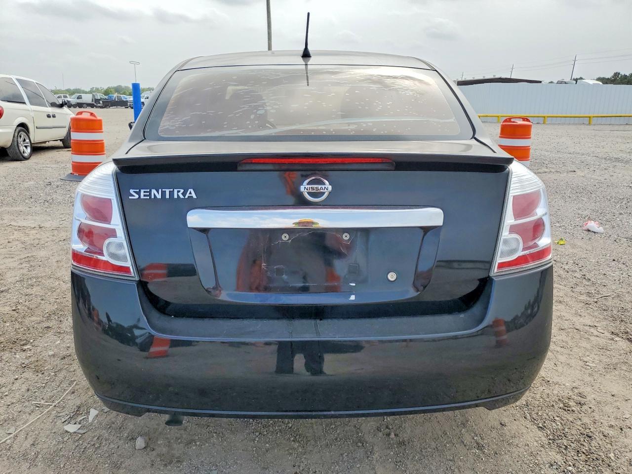 NISSAN SENTRA 2011 — 7