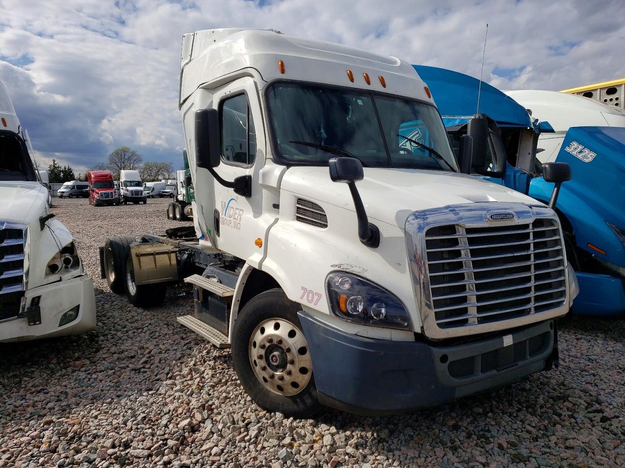 2017 FREIGHTLINER CASCADIA 113