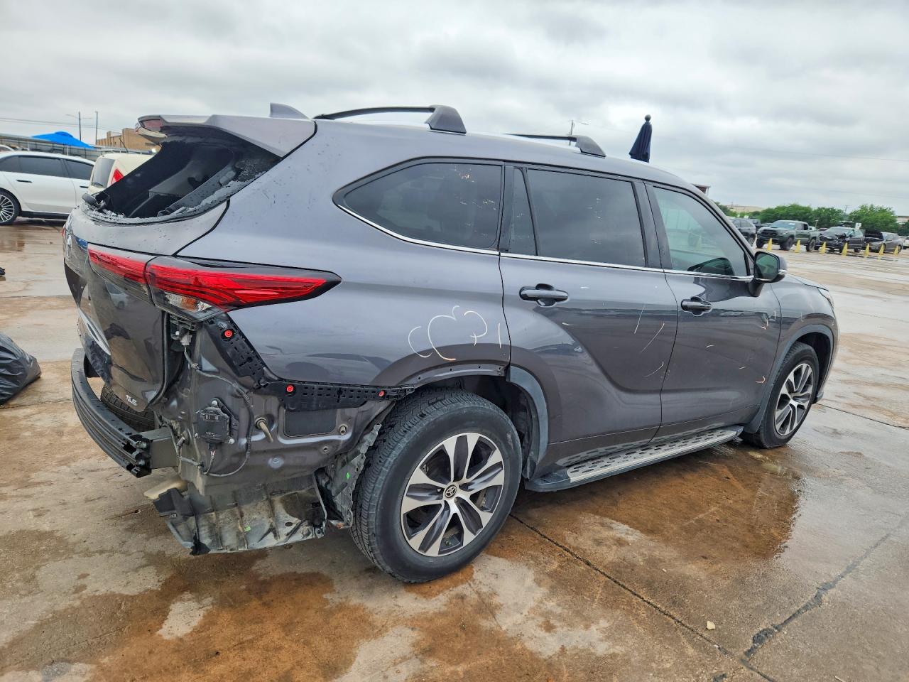 TOYOTA HIGHLANDER 2021 — 4