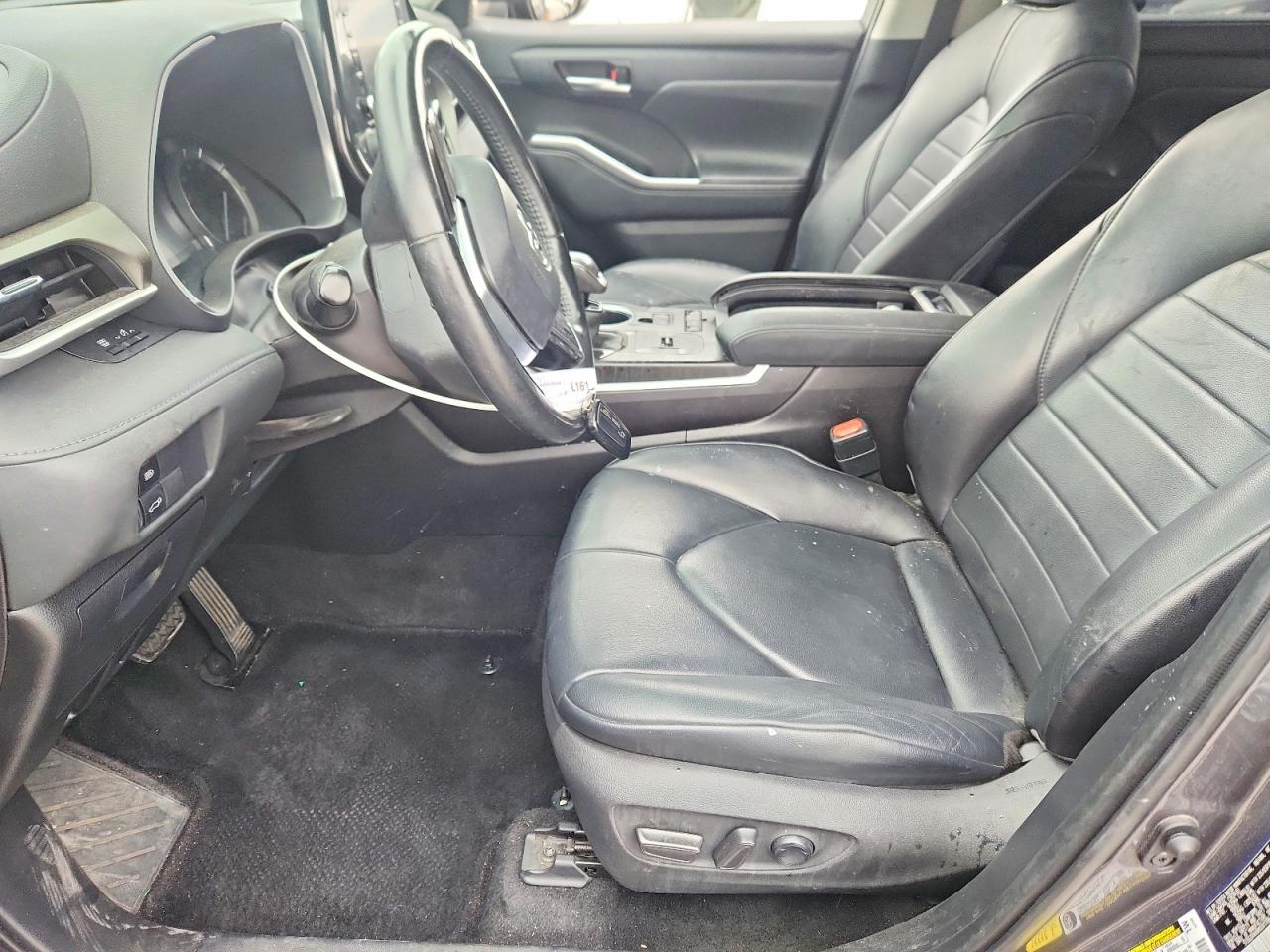 TOYOTA HIGHLANDER 2021 — 8