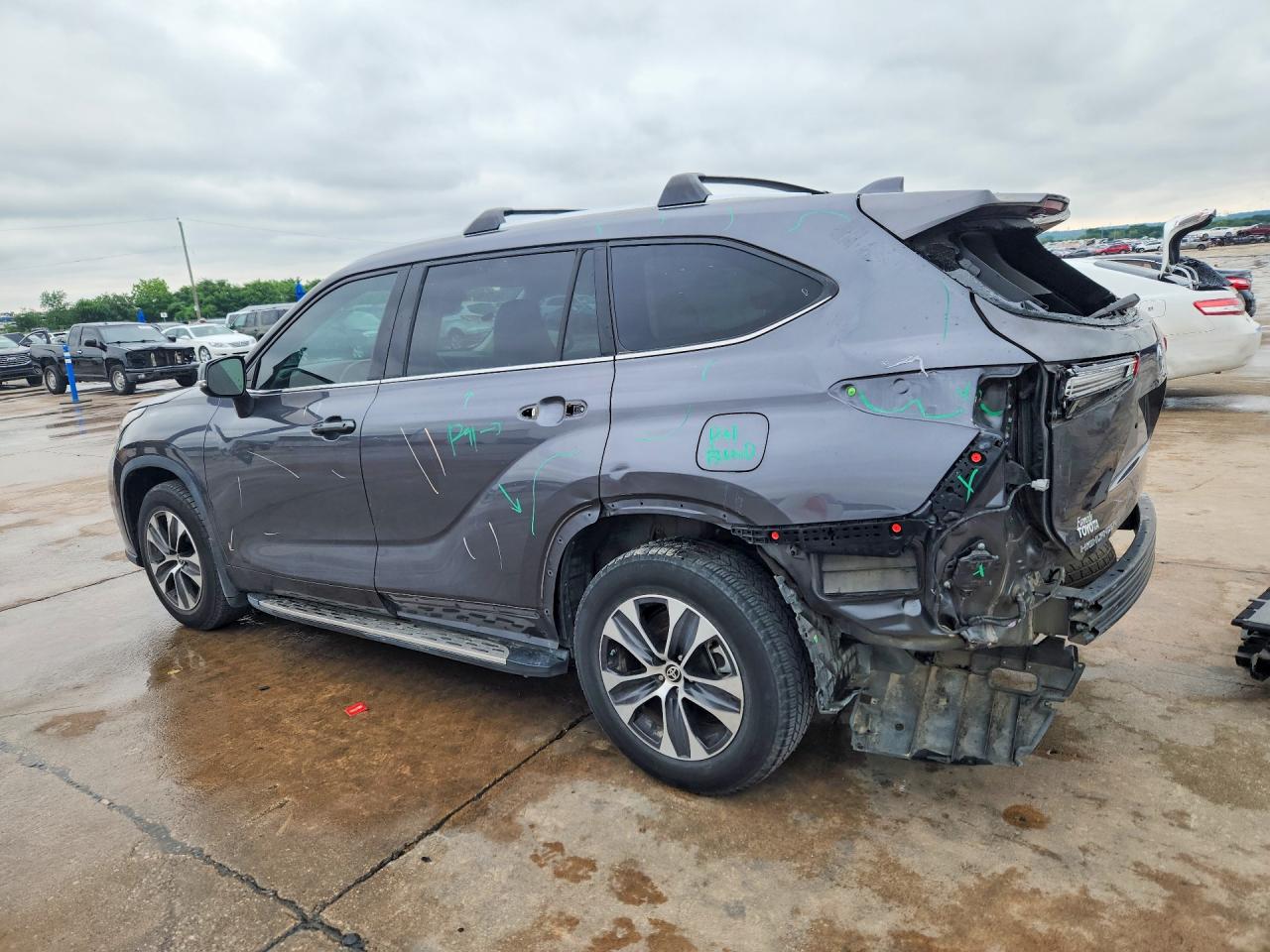 TOYOTA HIGHLANDER 2021 — 3
