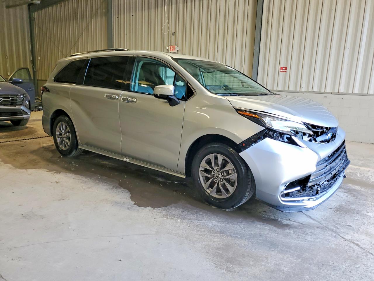 TOYOTA SIENNA 2023 — 5
