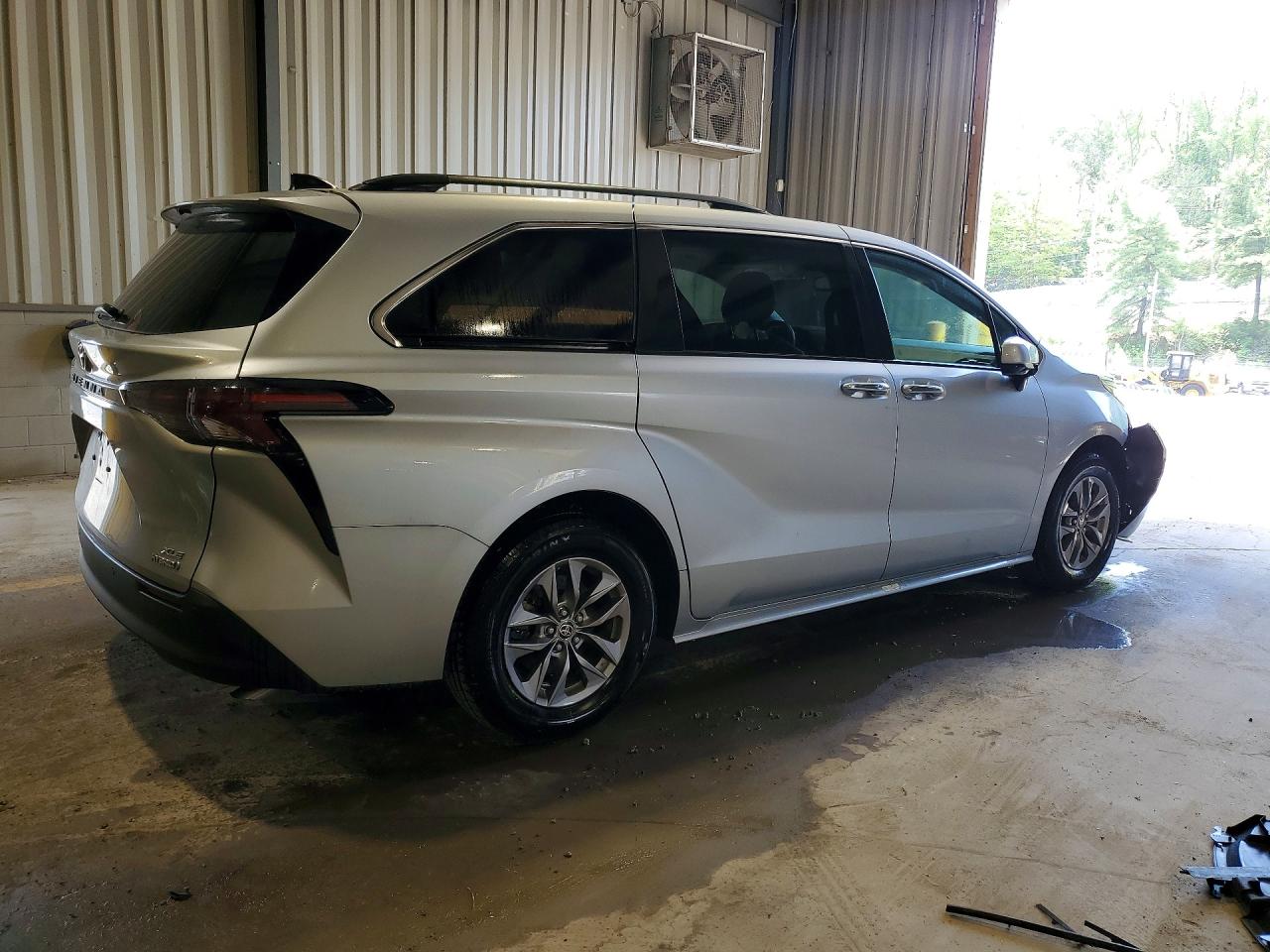 TOYOTA SIENNA 2023 — 4